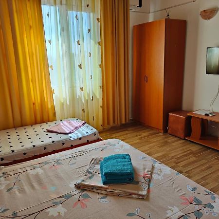 Vila Olimpica Hotel Костинещи Екстериор снимка