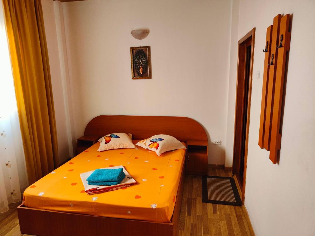 Vila Olimpica Hotel Костинещи Екстериор снимка