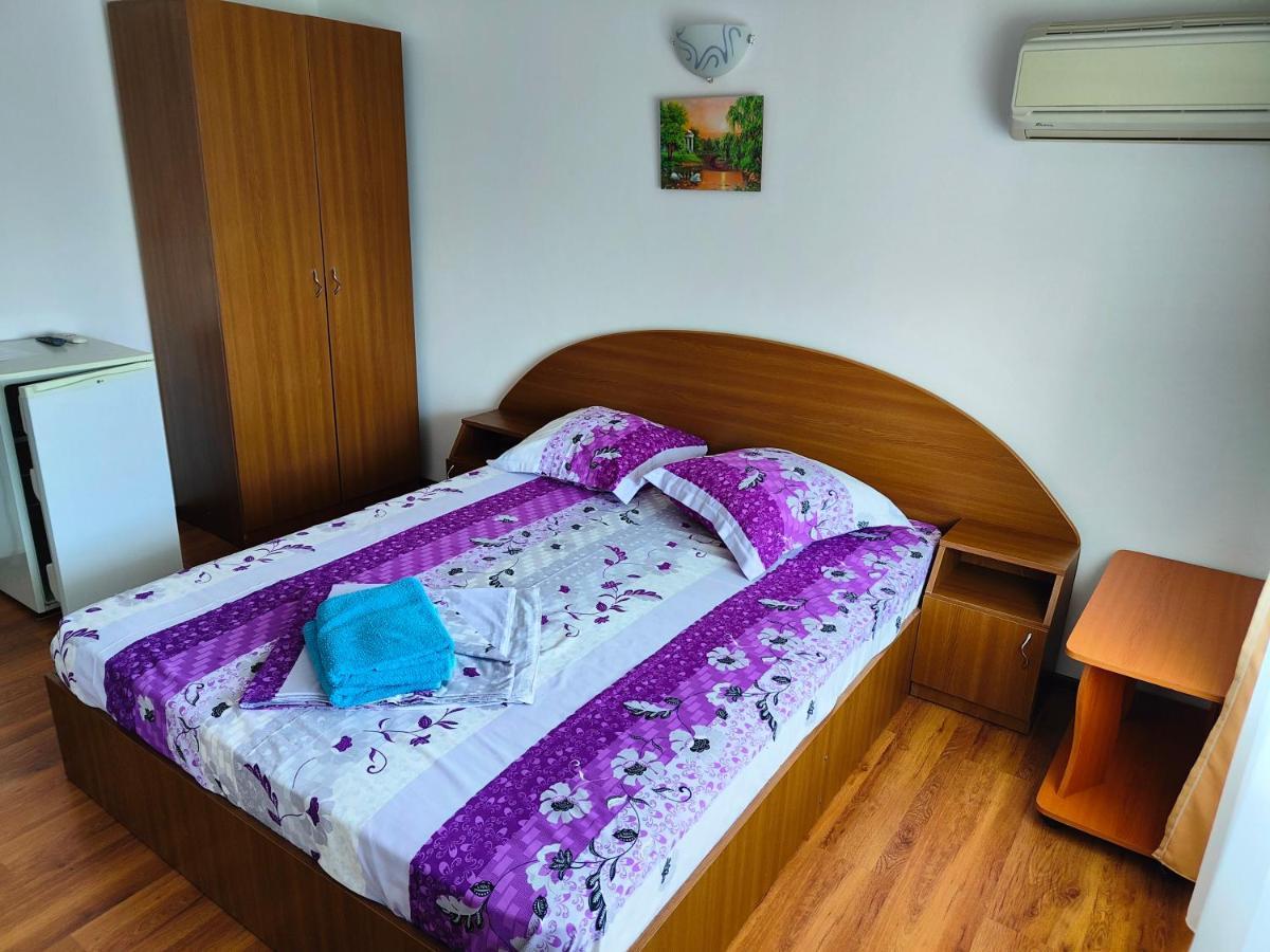 Vila Olimpica Hotel Костинещи Екстериор снимка