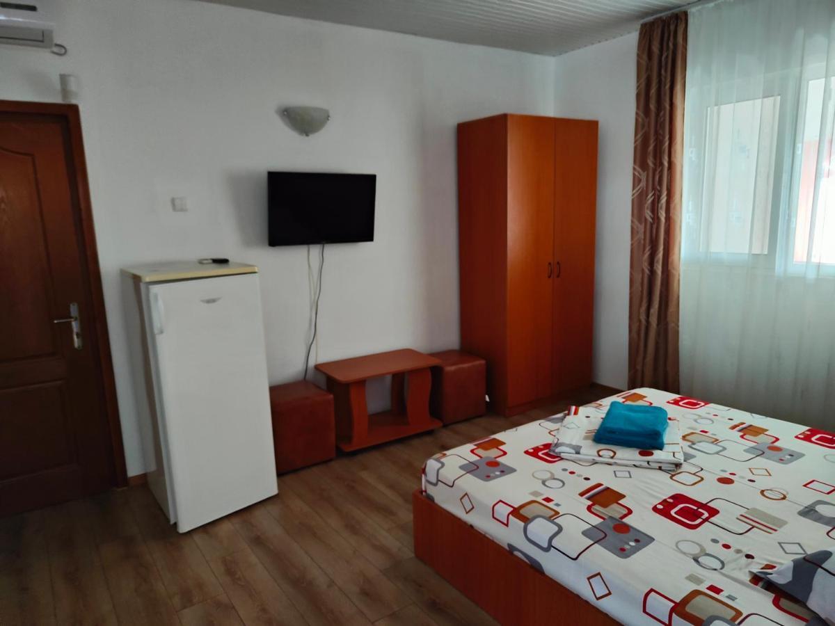Vila Olimpica Hotel Костинещи Екстериор снимка