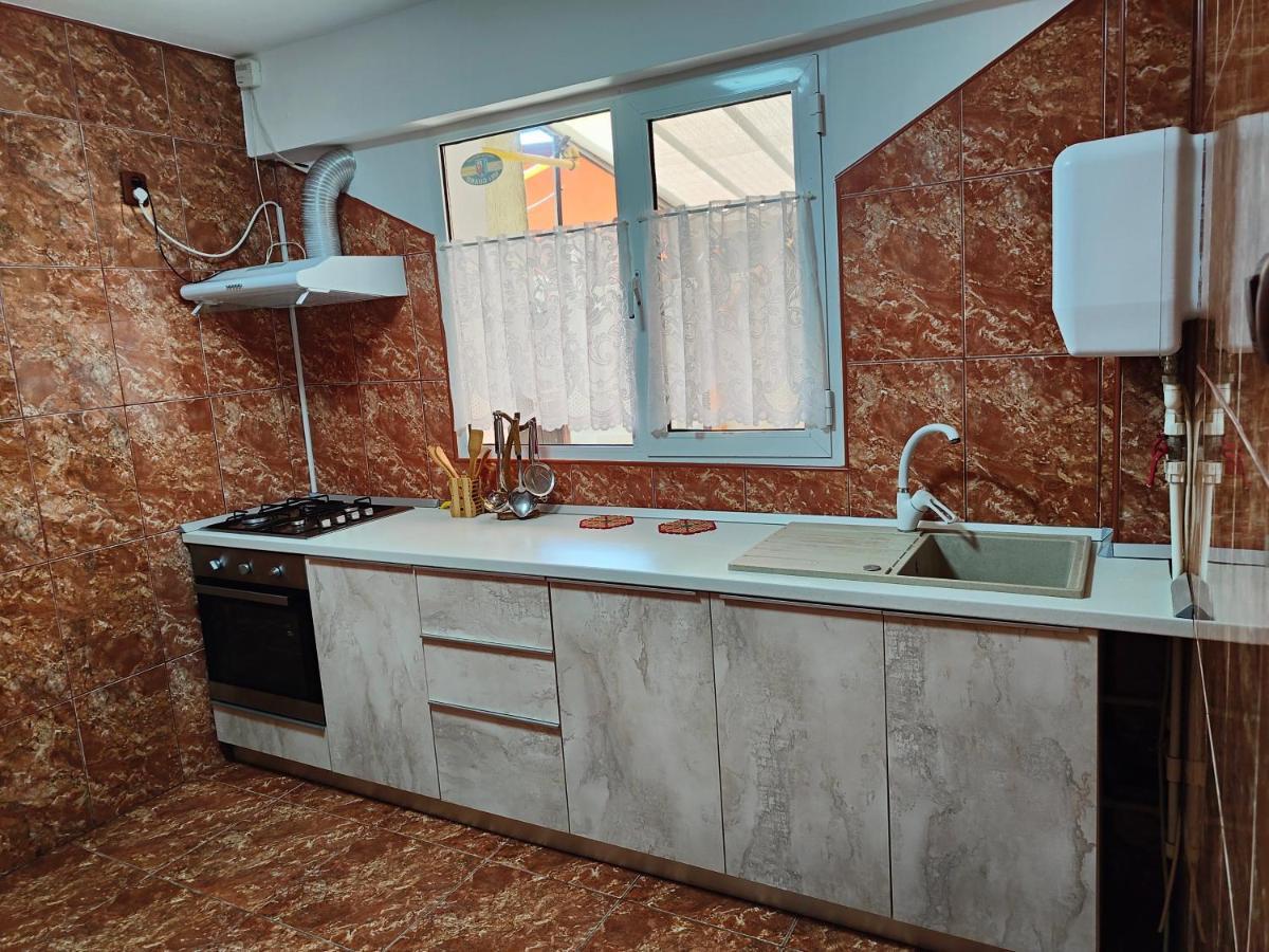Vila Olimpica Hotel Костинещи Екстериор снимка