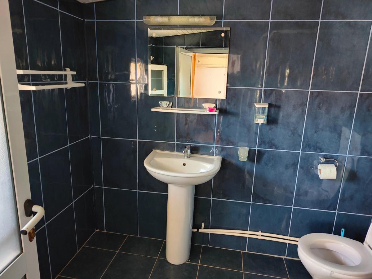 Vila Olimpica Hotel Костинещи Екстериор снимка