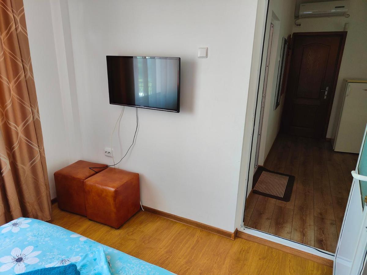 Vila Olimpica Hotel Костинещи Екстериор снимка