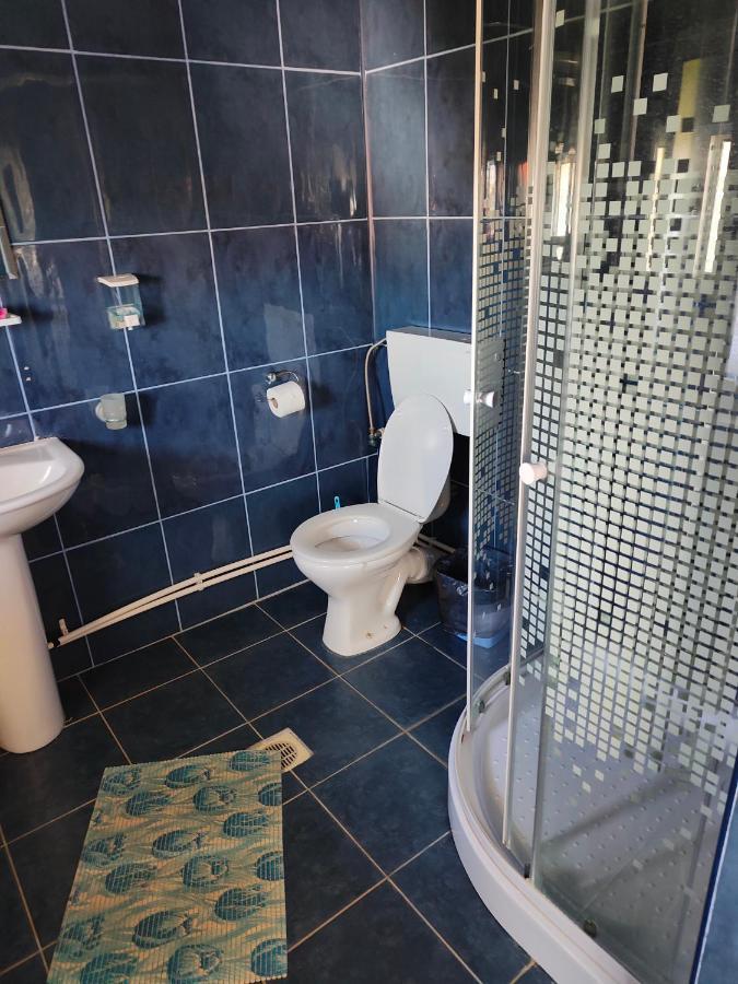 Vila Olimpica Hotel Костинещи Екстериор снимка