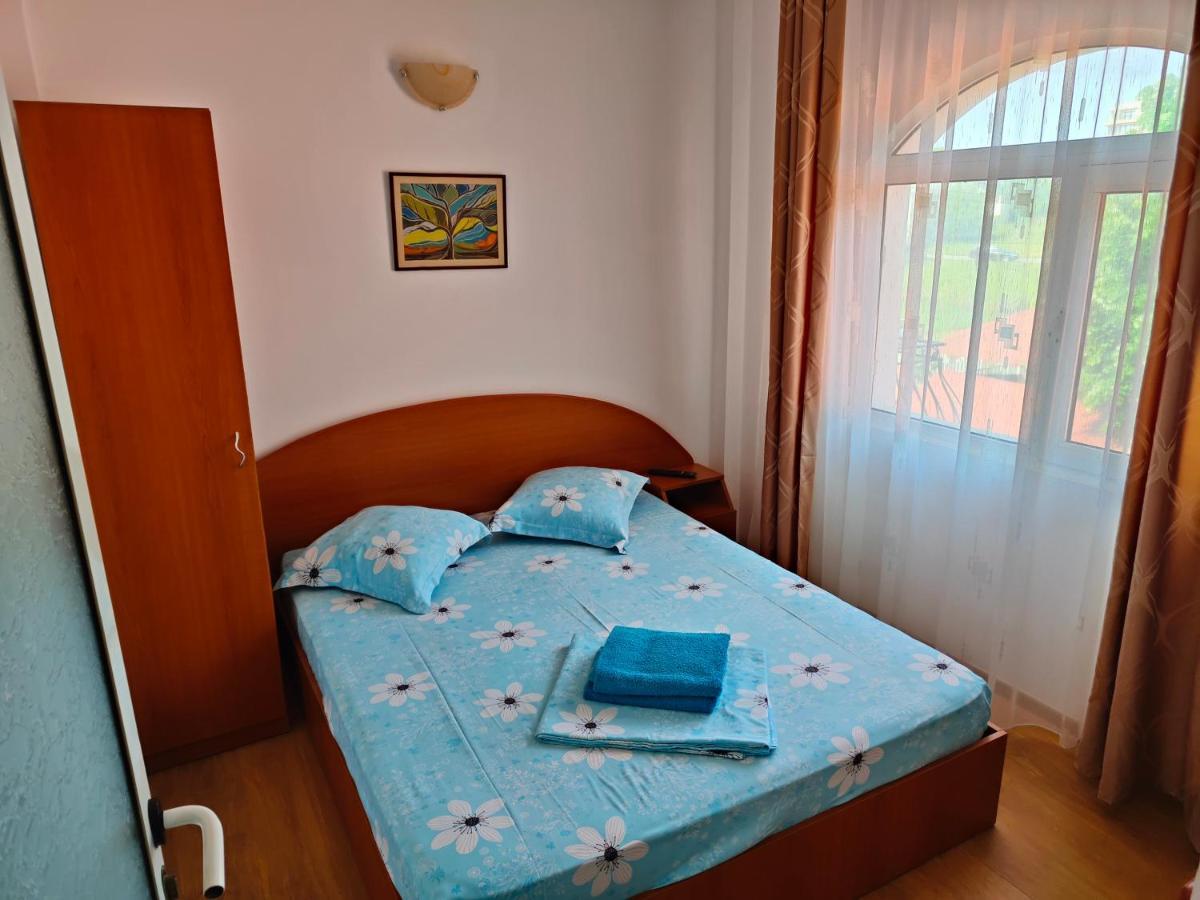 Vila Olimpica Hotel Костинещи Екстериор снимка